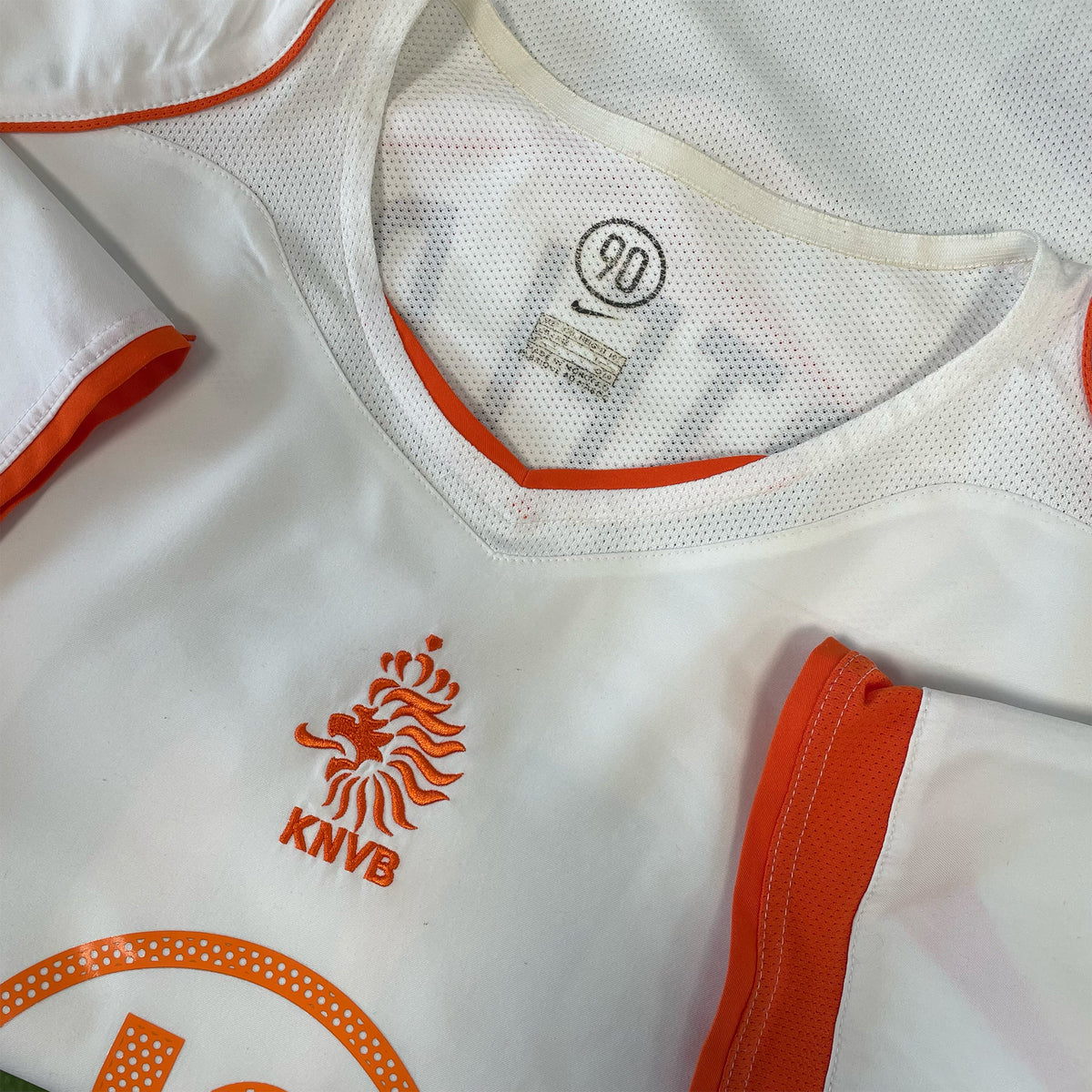 2004-06 Netherlands Away Shirt V.Nistelrooy 10 [Excellent] — Looking after your Netherlands Away jersey | The Vault