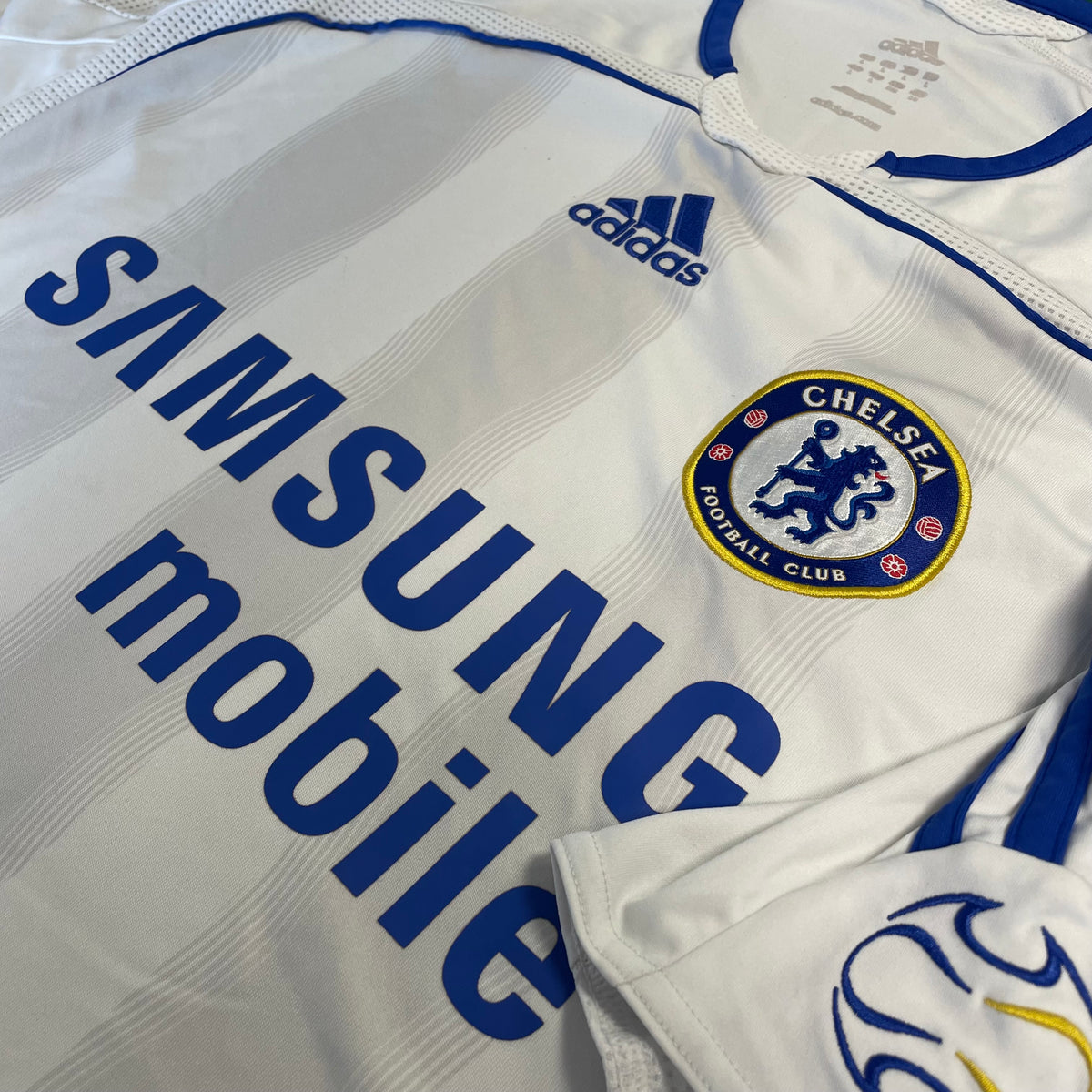 2006-07 Chelsea Away Shirt [Excellent] L — Looking after your Chelsea Away jersey | The Vault