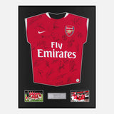 Framed Squad Signed Arsenal Shirt 2006-08 Home [Classic]