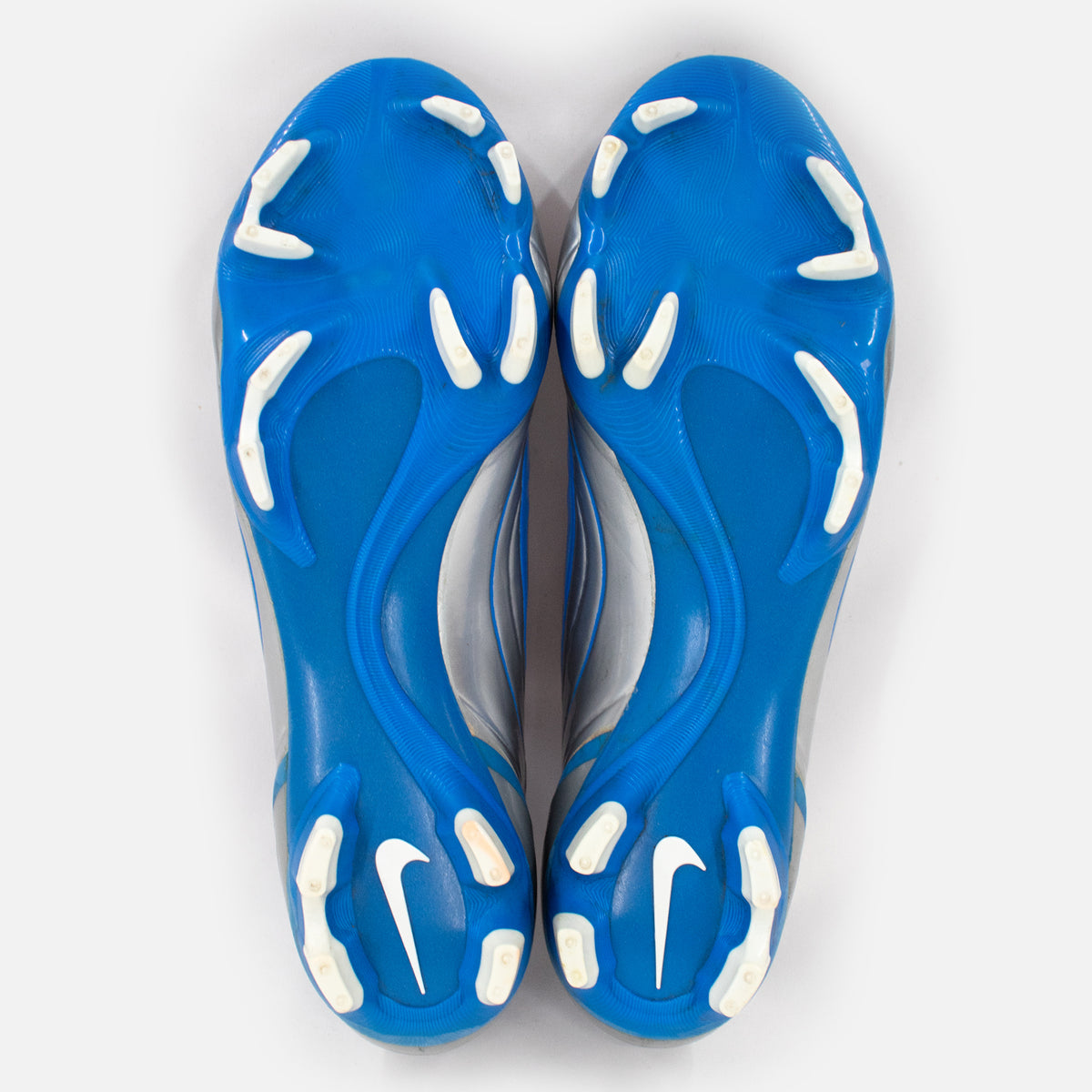Nike Mercurial Vapor II Boots Silver/Blue FG [Excellent] UK 8 — Firm, Soft or Artificial Ground – pick the right plate | The Vault
