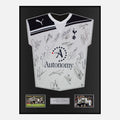 Framed Squad Signed Tottenham Hotspur Shirt 2010-11 Home [Classic]