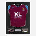 Framed Squad Signed West Ham United Shirt 2008-09 Home [Classic]