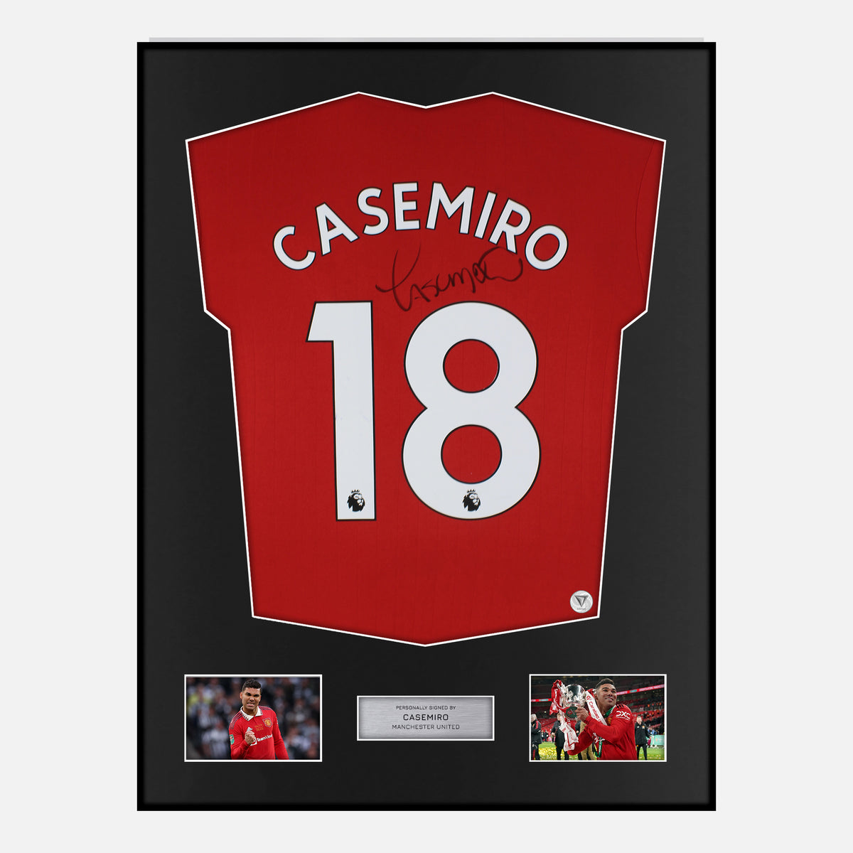 Framed Casemiro Signed Manchester United Shirt Home 2022-23 [Classic] — Verified autograph with NFC and certificate | The Vault