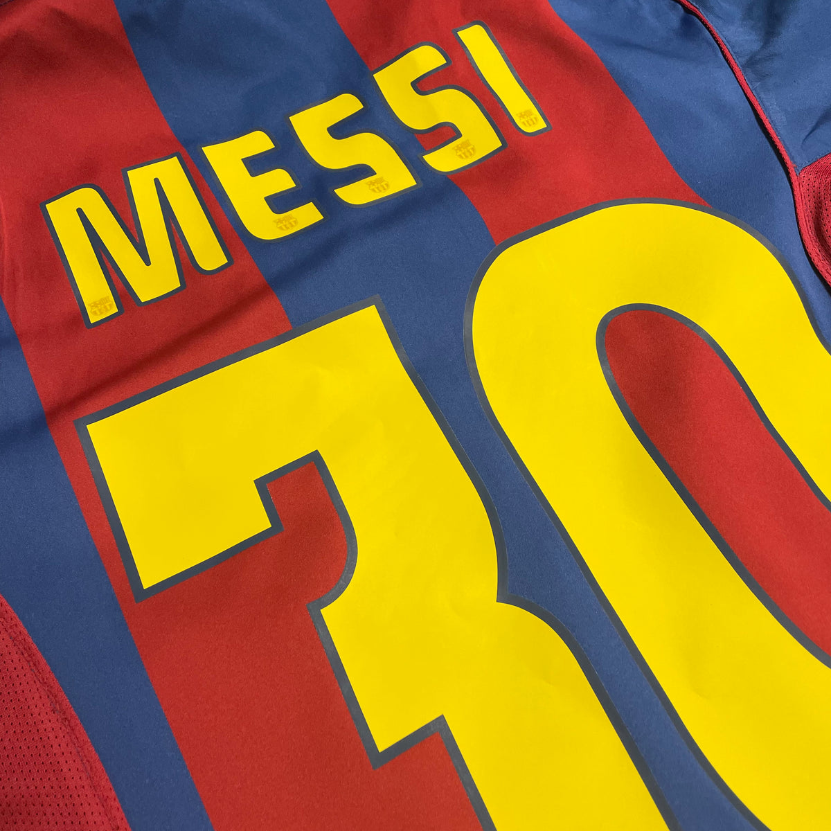 2004-05 Barcelona Home Shirt Messi 30 Rookie [Perfect] L — Looking after your Barcelona Home jersey | The Vault