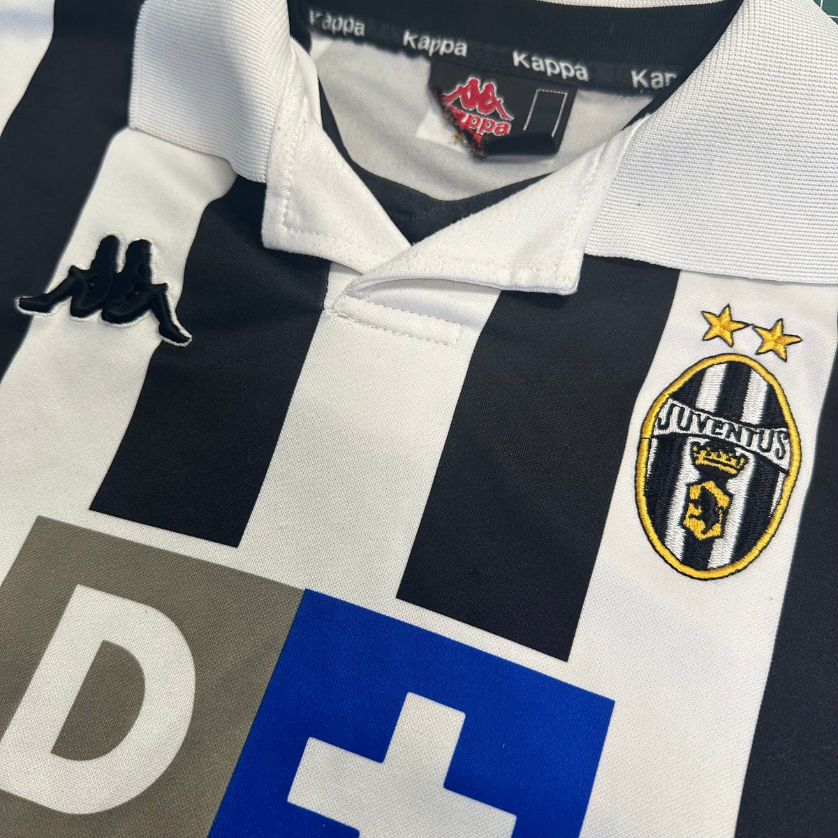 1999-00 Juventus Home Shirt Zidane 21 [Good] L — Looking after your Juventus Home jersey | The Vault