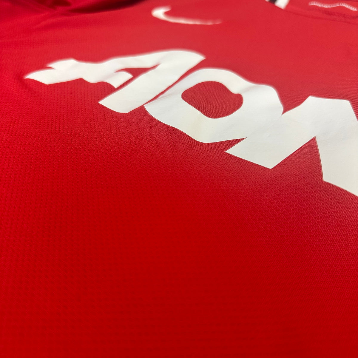 2011-12 Manchester United Home Shirt [Good] M — How we grade our retro Manchester United shirts | The Vault