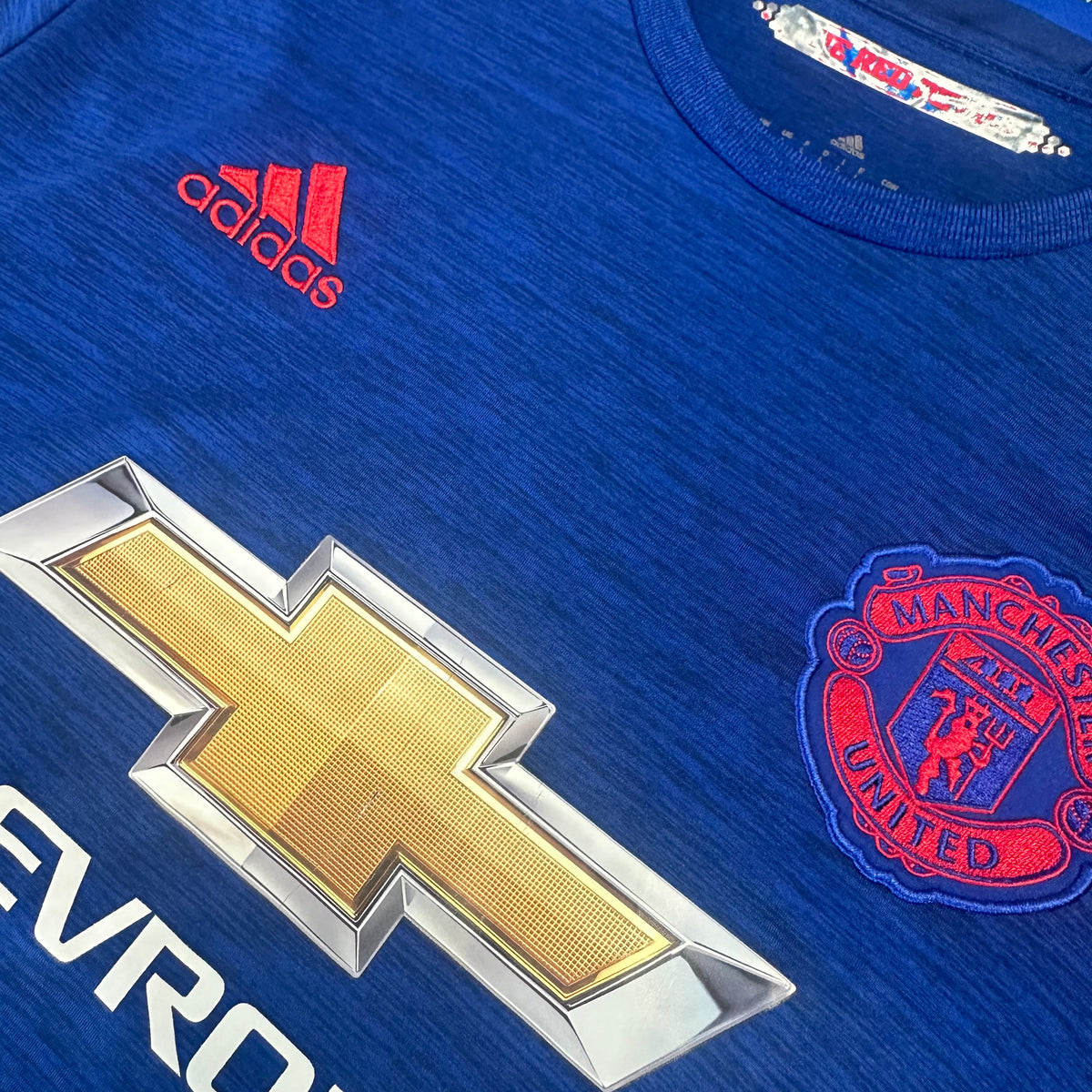 2016-17 Manchester United Away Shirt [Excellent] L — Looking after your Manchester United Away jersey | The Vault