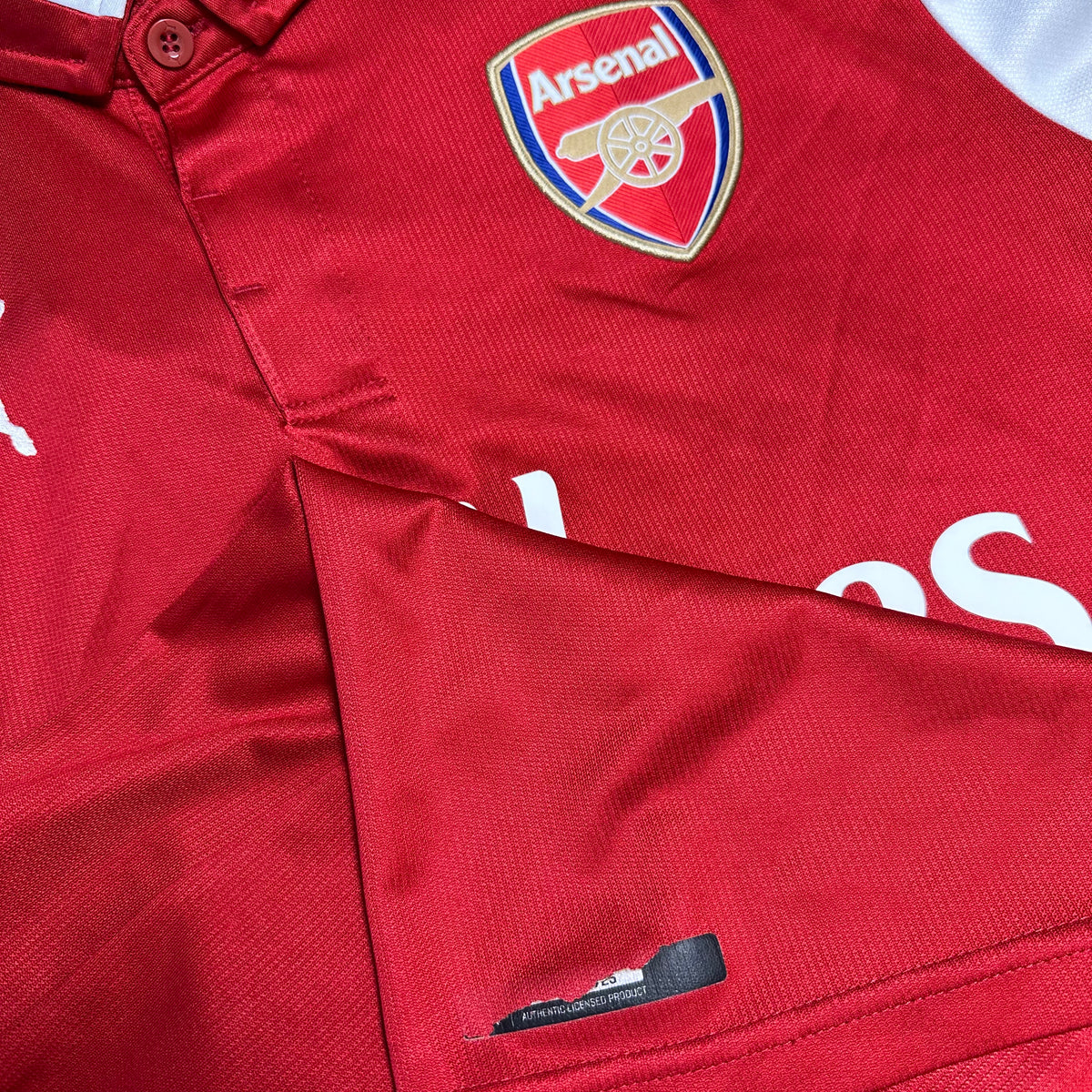 2017-18 Arsenal Home Shirt [Excellent] M — Looking after your Arsenal Home jersey | The Vault
