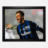 Framed Giorgio Scalvini Signed Atalanta Photo [8x10"]