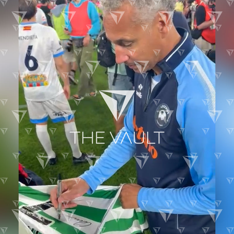 Framed Henrik Larsson Signed Celtic Shirt 2001-02 Home [Classic]