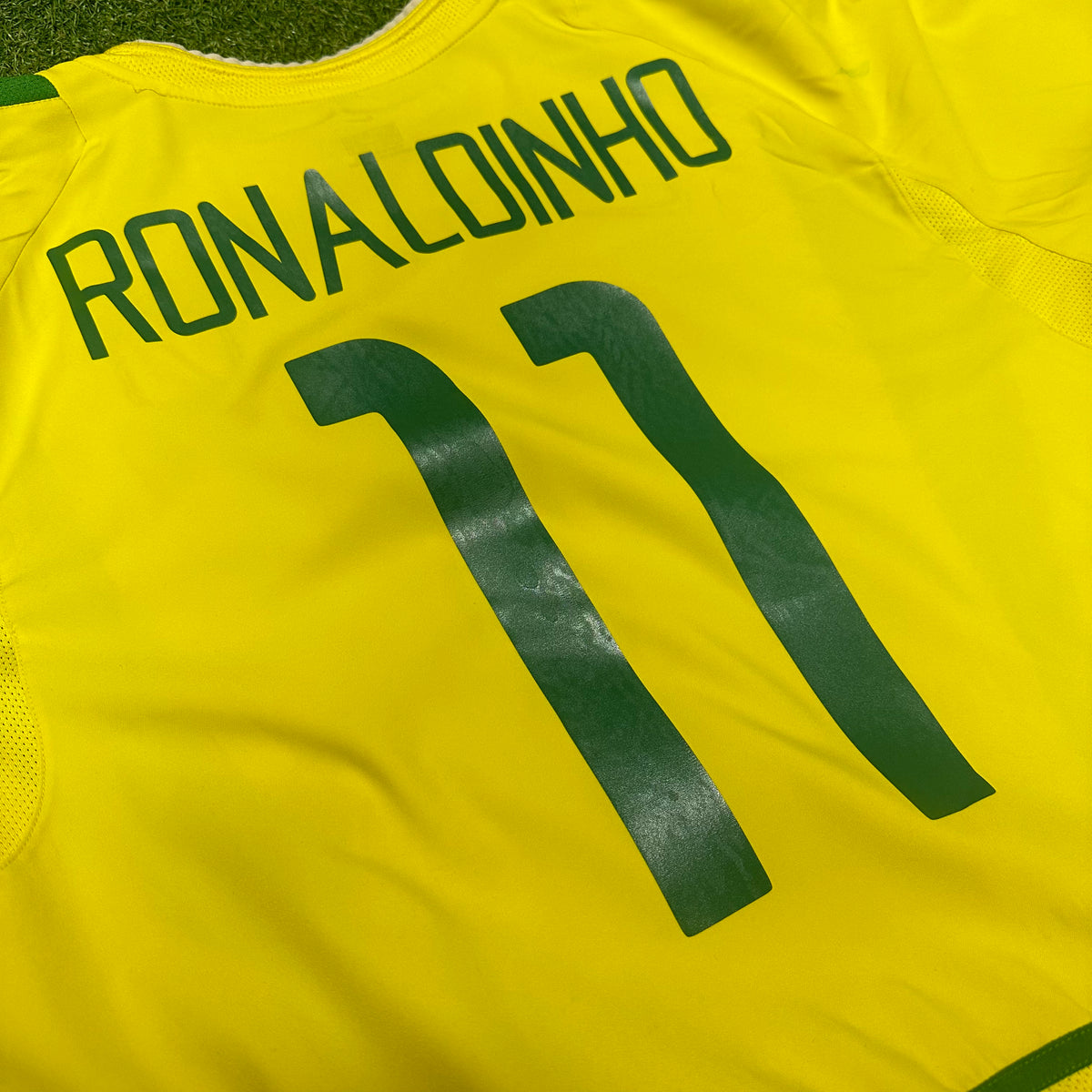 2002-04 Brazil Home Shirt Ronaldinho 11 Nike [Good] L — Looking after your Brazil Home jersey | The Vault