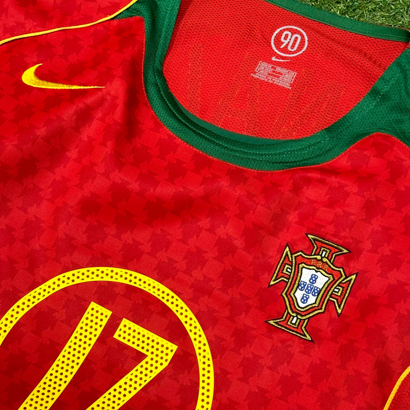 2004-06 Portugal Home Shirt Ronaldo 17 [Perfect]
