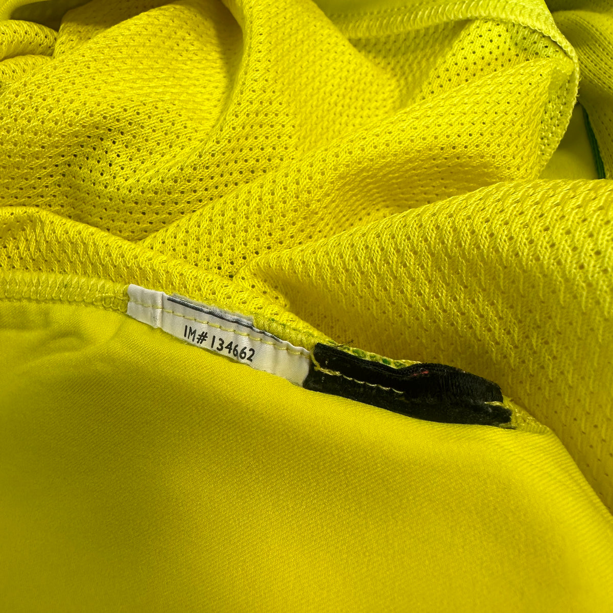 2004-06 Brazil Home Shirt Ronaldo 9 [Excellent] L — Looking after your Brazil Home jersey | The Vault