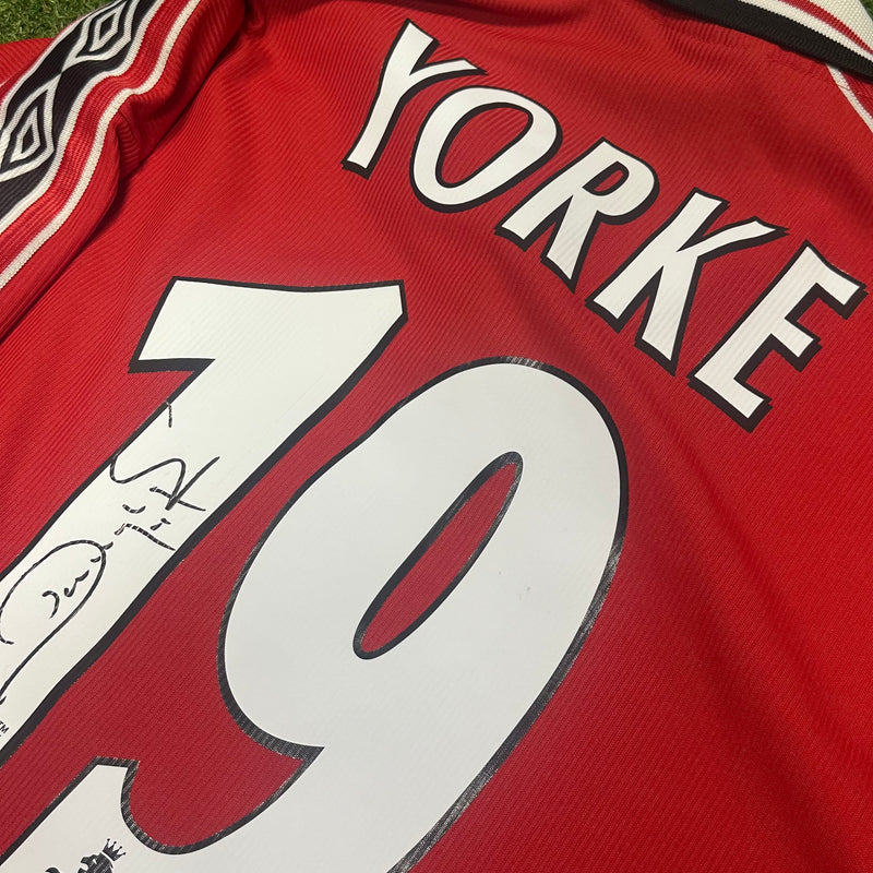 Dwight Yorke Signed Manchester United Shirt 1998-00 Home [19]