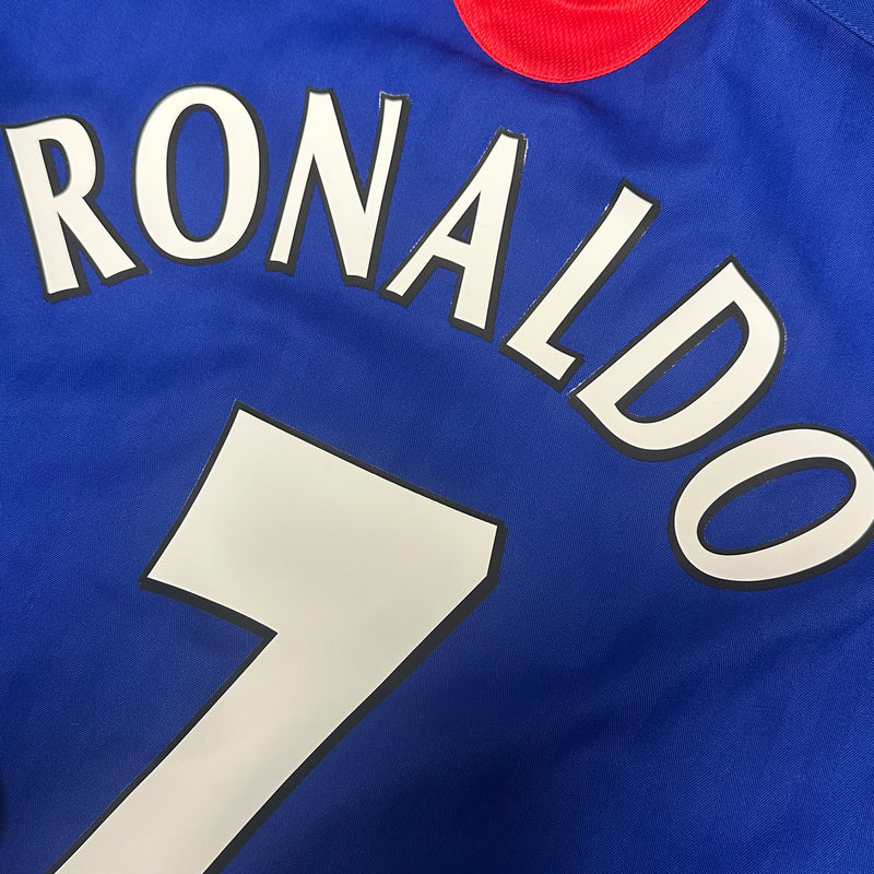 2005-06 Manchester United Away Shirt Ronaldo 7 [Excellent]