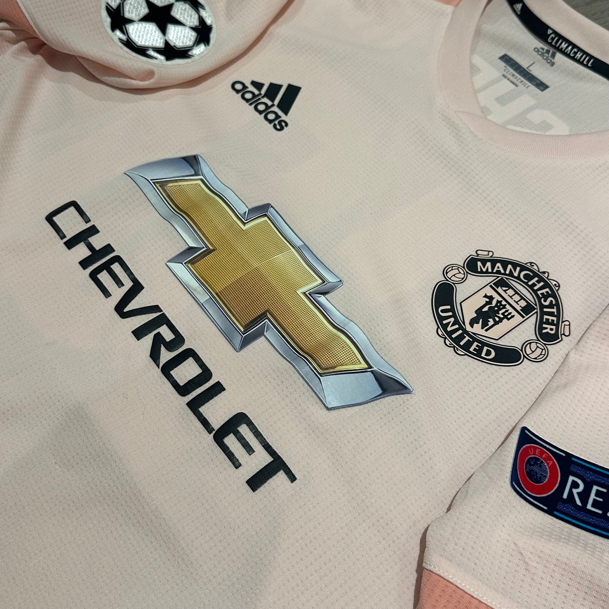 2018-19 Manchester United Away Shirt Authentic Rashford 10 [Excellent] L — Looking after your Manchester United Away jersey | The Vault