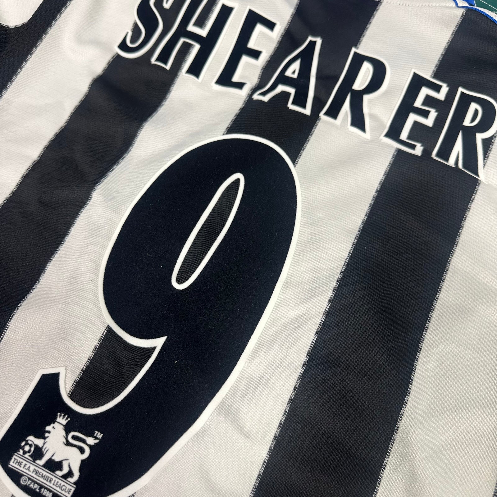 Newcastle United 1999-00 Home Shirt Shearer 9 | Adidas