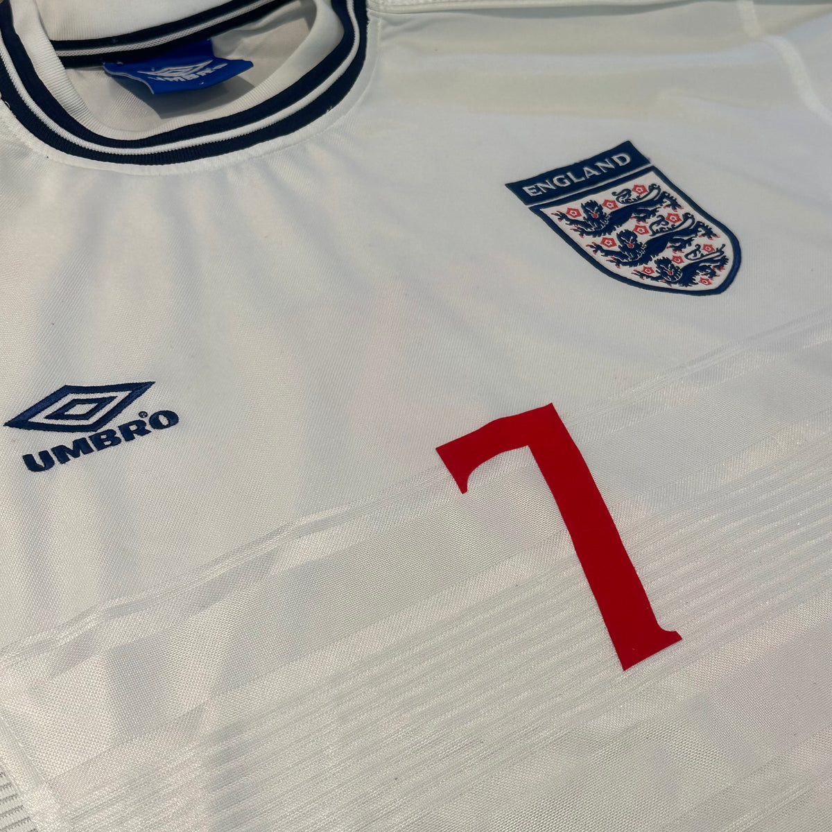 1999-01 England Home Shirt Beckham 7 [Excellent] M — How we grade our retro England shirts | The Vault