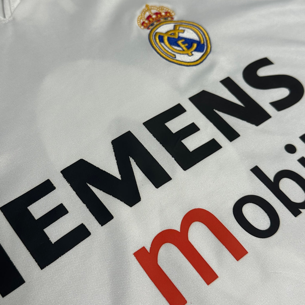 2004-05 Real Madrid Home Shirt Ronaldo 9 [Excellent] XL — Looking after your Real Madrid Home jersey | The Vault