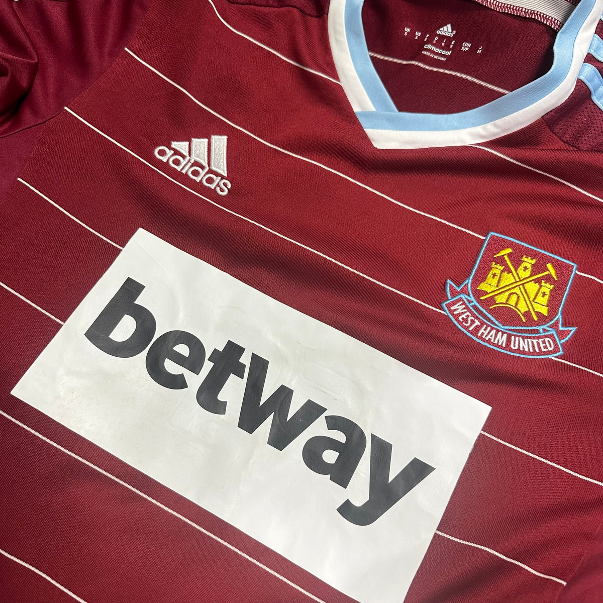 2014-15 West Ham Home Shirt PL Badges [Excellent] S — Looking after your West Ham United Home jersey | The Vault