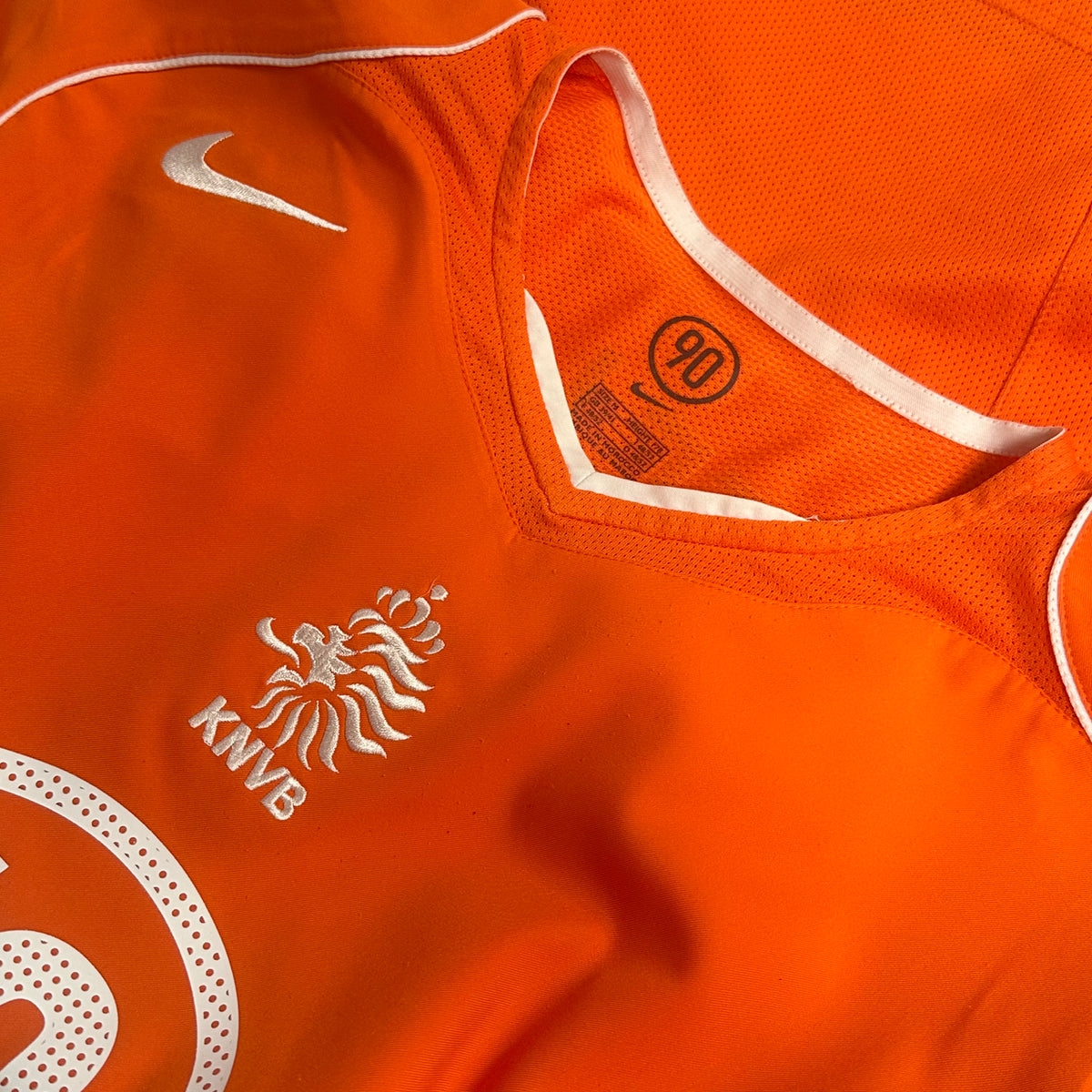 2004-06 Netherlands Home Shirt V.Nistelrooy 10 Holland [Perfect] M — Looking after your Netherlands Home jersey | The Vault