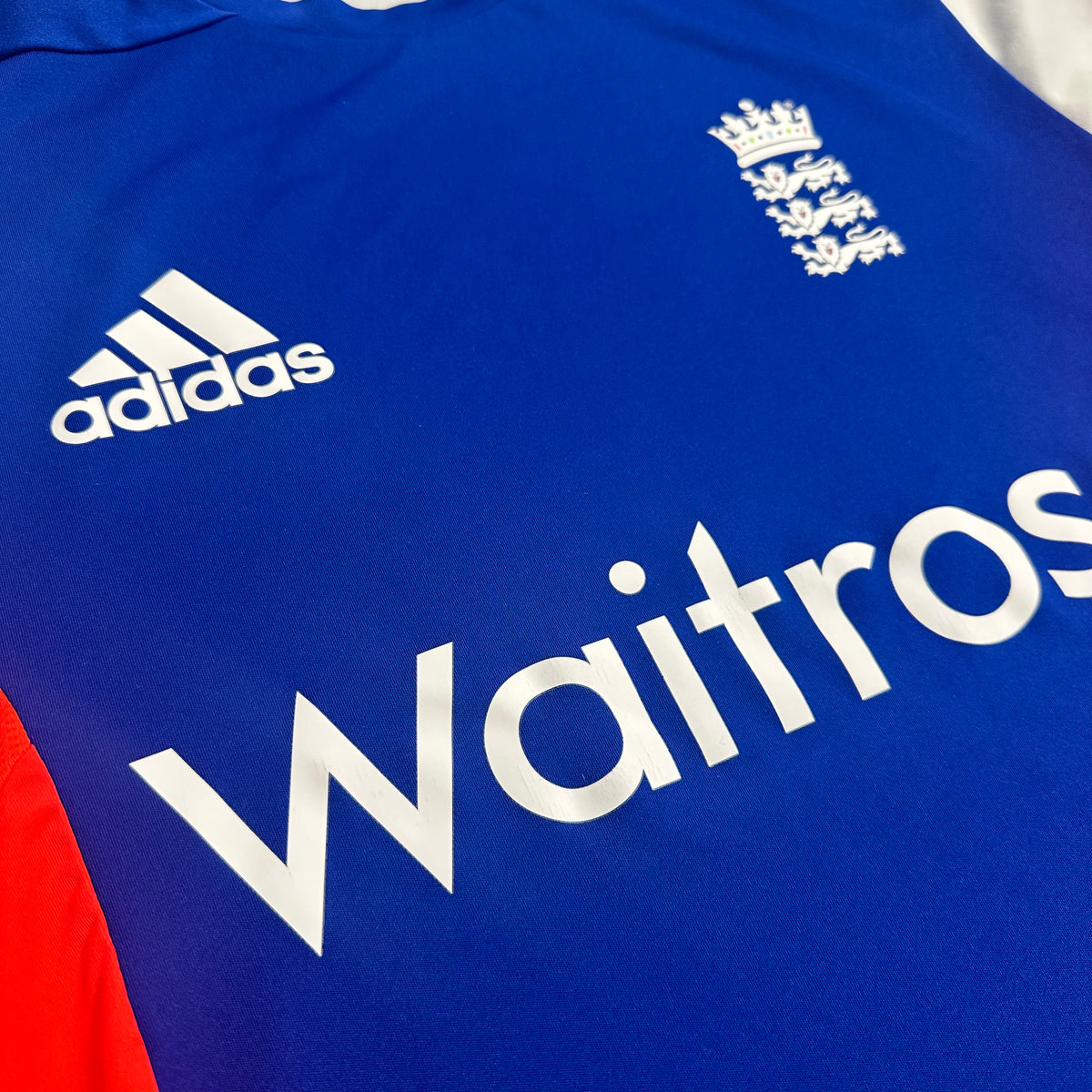 2015 England Cricket Test Training Shirt [Excellent] L — Looking after your England Cricket Training jersey | The Vault