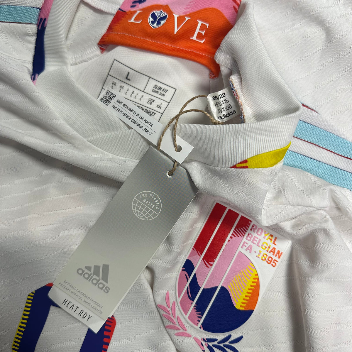 2022 Belgium Away Shirt Lukaku 9 Pro Version Love edition [New] L — Looking after your new Belgium Away shirt | The Vault