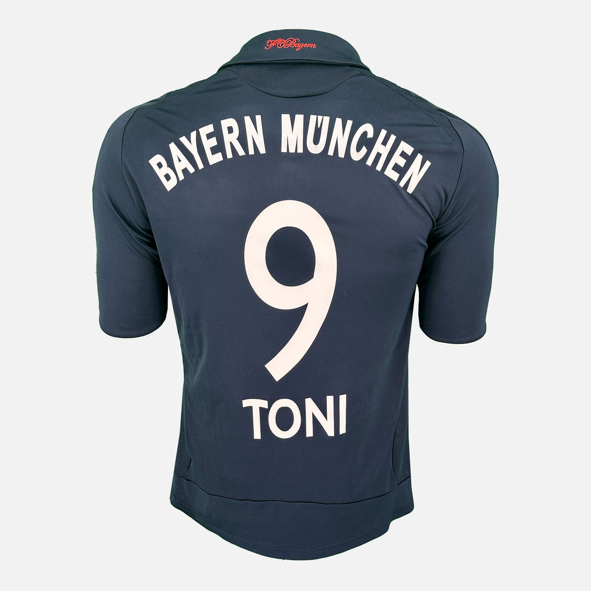 2008-09 Bayern Munich Away Shirt Toni 9 [Excellent] M — Verified official Bayern Munich shirt, condition graded | The Vault