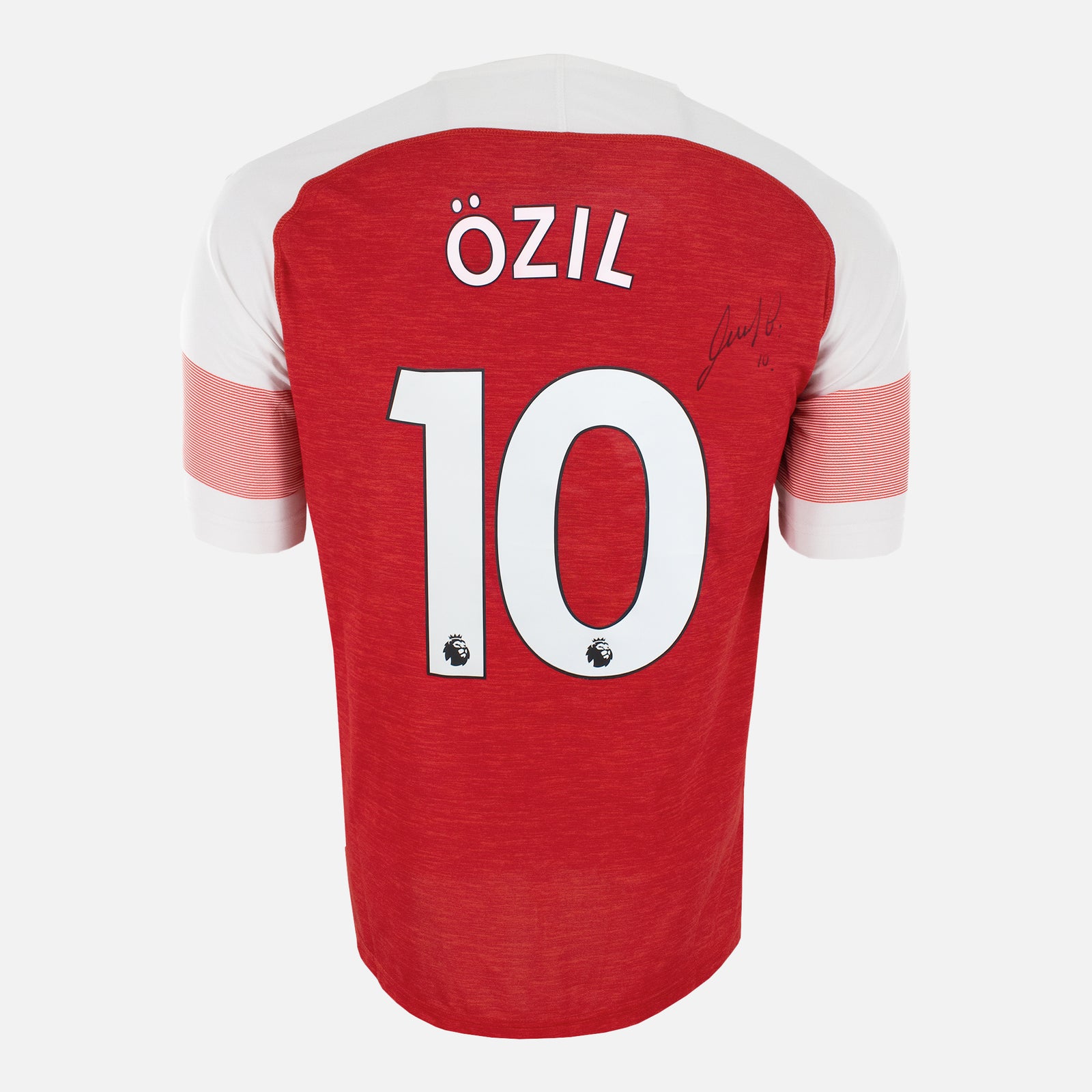 Mesut-Ozil-Signed-Arsenal-