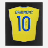 Framed Zlatan Ibrahimović Signed Sweden Shirt 2016-17 Home [Mini]
