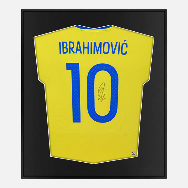 Framed Zlatan Ibrahimović Signed Sweden Shirt 2016-17 Home [Mini]