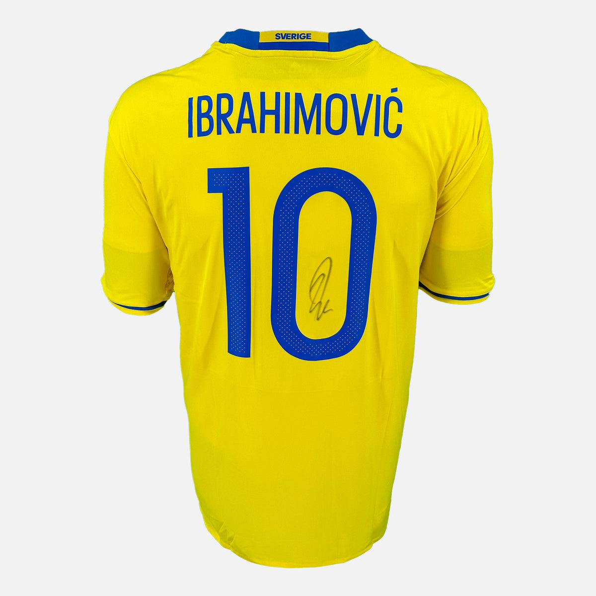 Zlatan Ibrahimović Signed Sweden Shirt 2016-17 Home [Front] — Sweden signed shirt from the 2016 to 2017 season | The Vault